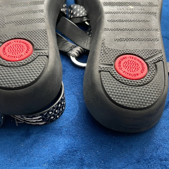 Ankle strap fit flop sandals - Picture 5 of 6